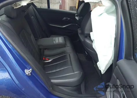 2019 BMW 330Xi z USA, uszkodzony, nr VIN WBA5R7C55KAJ80694